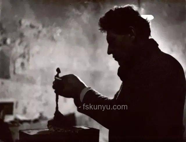 艺术家晚年困境：又有两位艺术家不能体面的老去，原因何在？